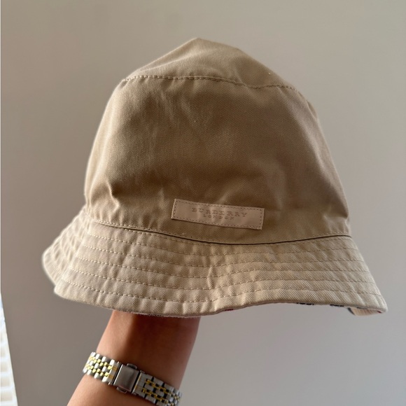 Reversible Burberry Bucket Hat Tan - Picture 4 of 5